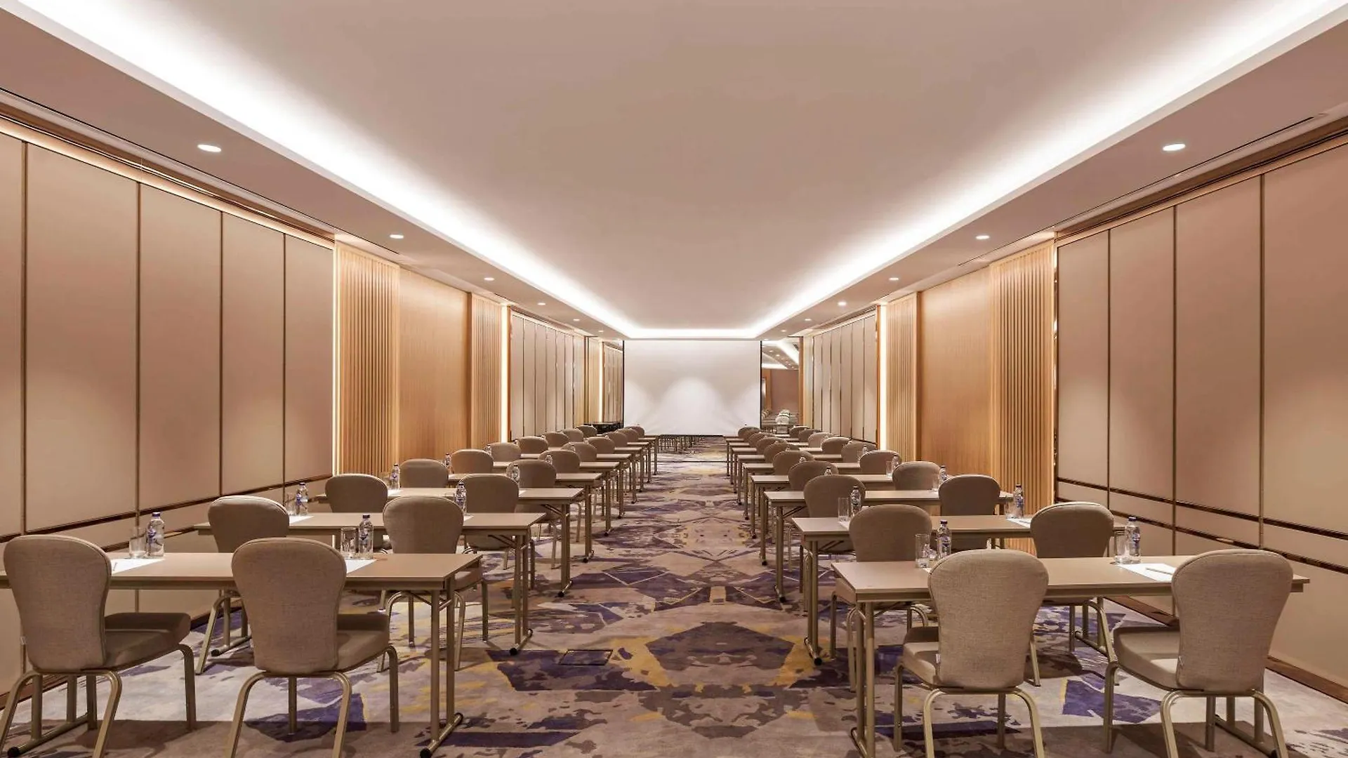 Moevenpick Hotel Istanbul Bosphorus 5*,